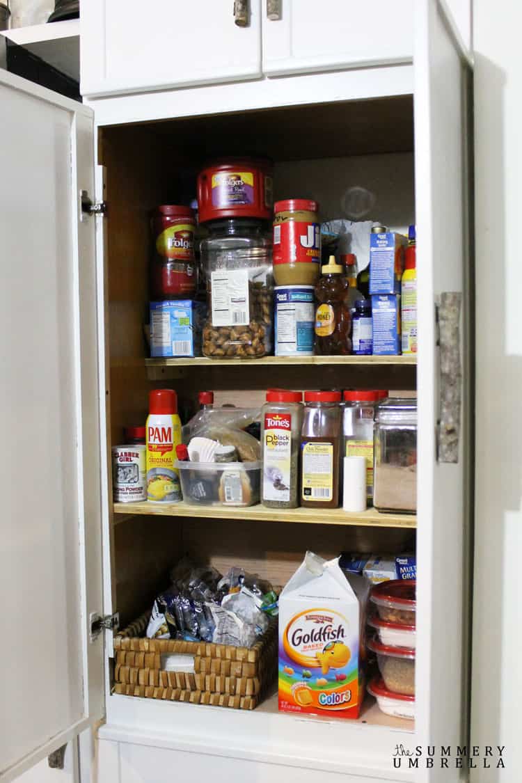 This quick and easy kitchen pantry organization idea is so simple that anybody can do it in a matter of minutes! Let me show you how on the blog NOW!