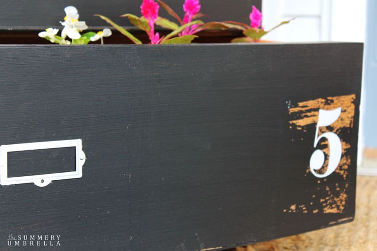 Do you need an interesting piece for your front porch? This DIY flower planter dresser will NOT disappoint. Very easy, and most definitely eye catching! 