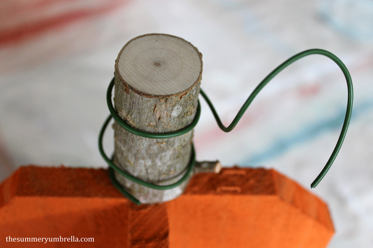 Create a cute DIY reclaimed wood pumpkin for your next crafting adventure. Learn how now!