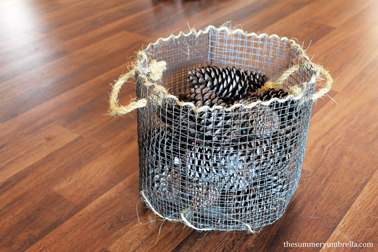 Have you always wanted to create your very own DIY wire mesh basket? Then you're in luck today! Learn how with this tutorial NOW!