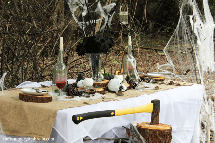 Learn how to design the How to Create the Most Amazing Rustic and Spooky Halloween Table Décor for your next party! Super simple AND gorgeous!