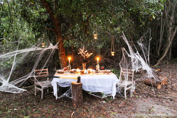 how to create a beautiful and spooky halloween table decor 