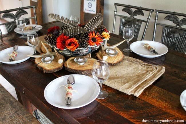 Gorgeous and Rustic Thanksgiving Table Ideas | The Summery Umbrella