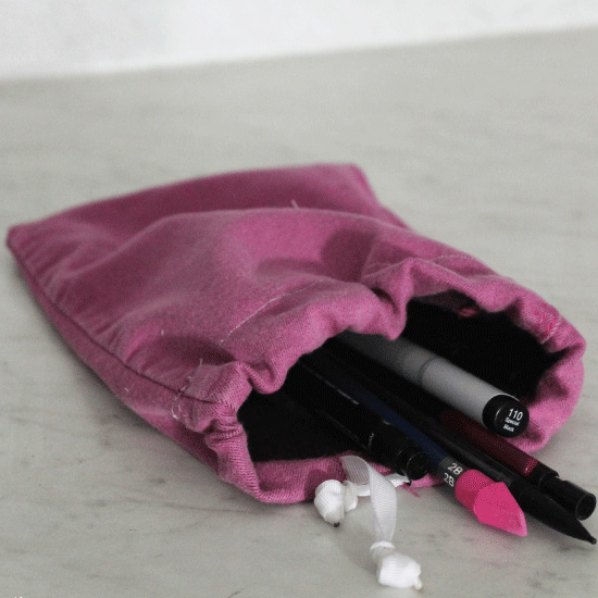 How to Make an Every Day DIY Drawstring Pencil Bag