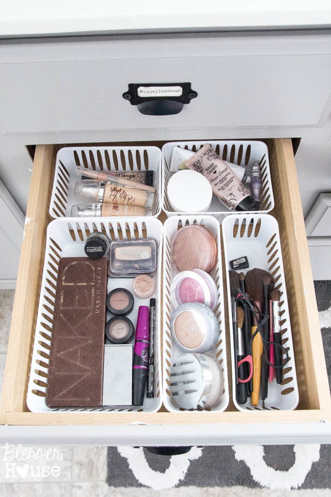 Bathroom Drawer Organize on a Budget: Dollar Store Products for the Win!