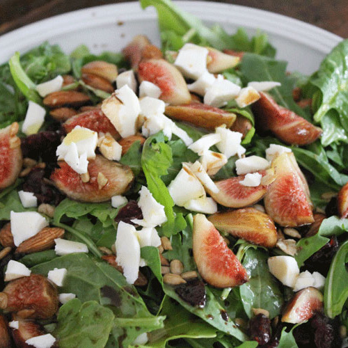 Fresh Fig and Arugula Salad with a Honey and Balsamic Dressing