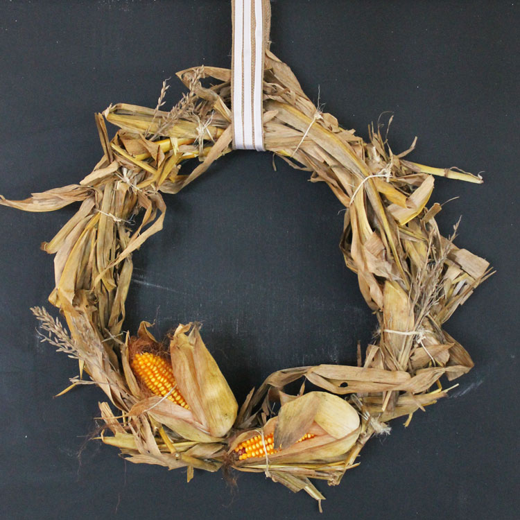 Easy DIY Corn Husk Wreath Perfect for Fall
