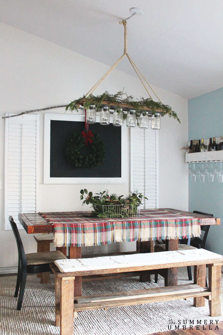 Rustic Holiday Table Idea that is also super easy to make!