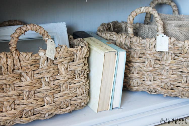 There are so many different and interesting ways you can use books in your home decor. Let me show you my 10 favorites in today's post!