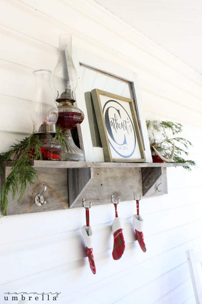 Crafting a Rustic Christmas Front Porch Wonderland