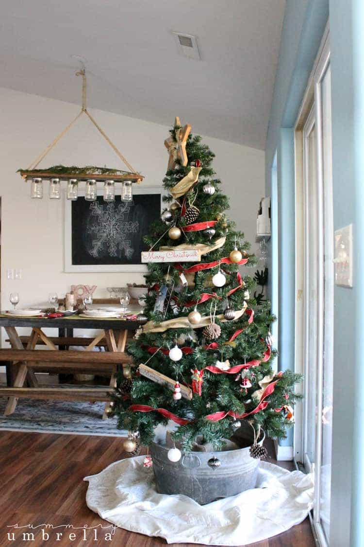 I'm so excited to share with you today my holiday home tour! It's apart of A Very Merry Christmas Home Tour featuring 29 creative bloggers all week long. Stop by and say hi!