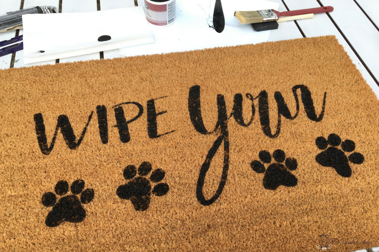 Wipe Your Paws DIY Personalized Doormat with Cricut by The Birch Cottage