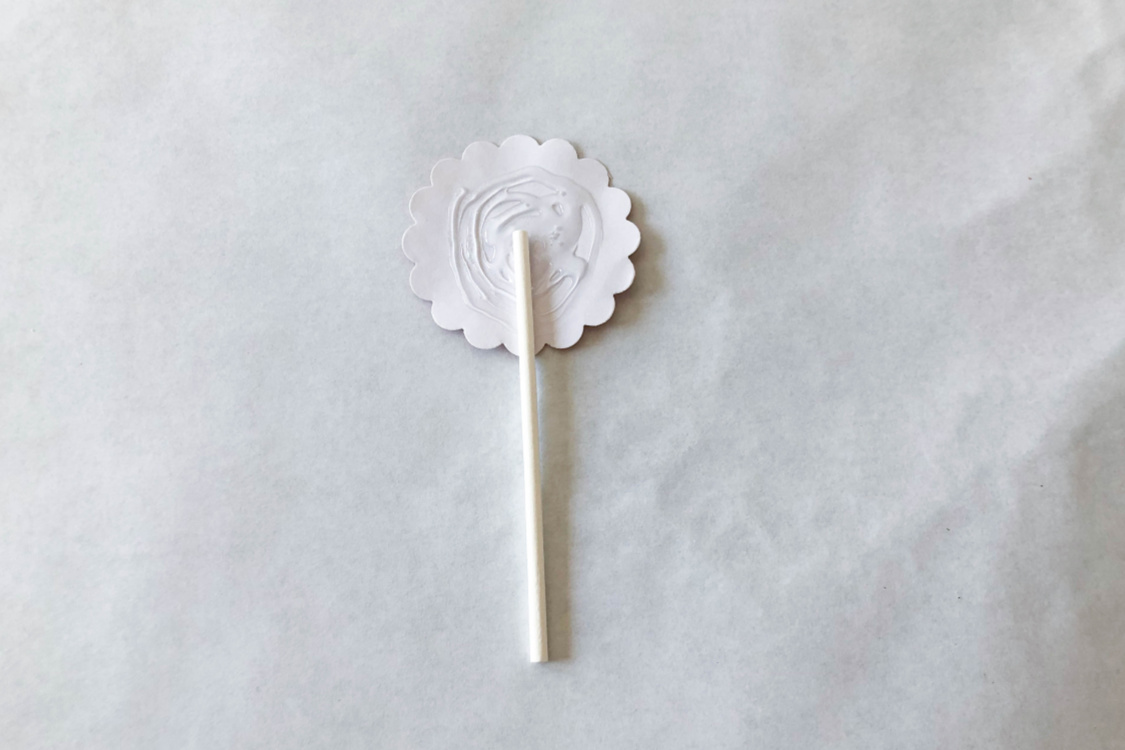 Cupcakes are a fun addition to a birthday party, baby shower, wedding, or any holiday. If you’re looking for a way to add pizazz to your cupcakes, learn how to make these beautiful DIY Watercolor Cupcake Toppers from any printable graphic. Click through to see the video tutorial! #cupcakes #cupcaketoppers #thesummeryumbrella