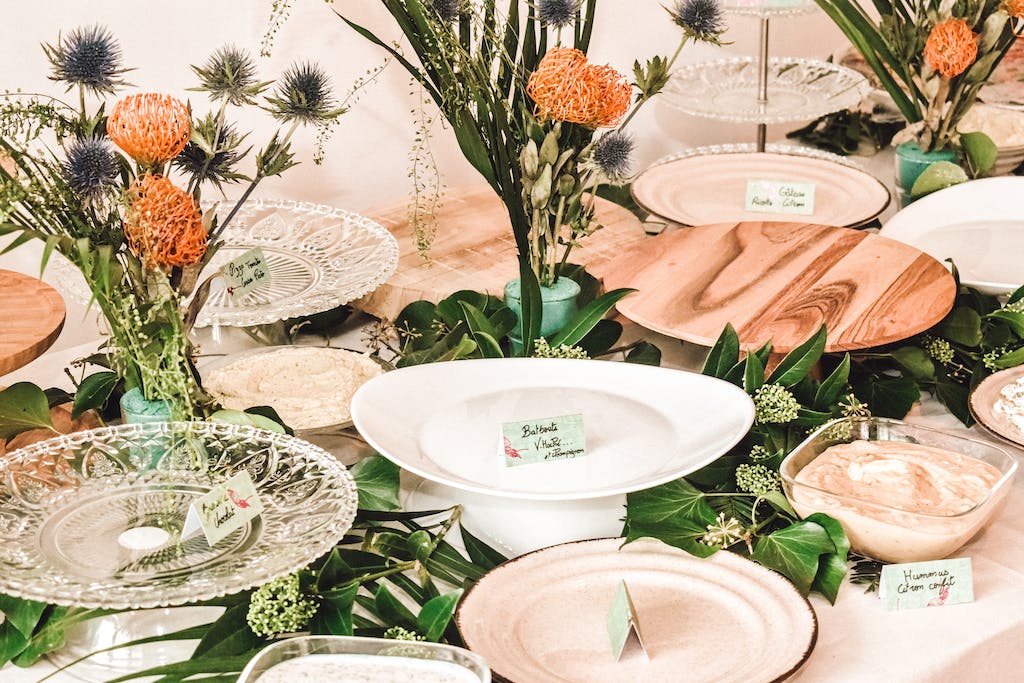 The Art of Tablescaping: Stunning Table Settings in 8 Simple Steps